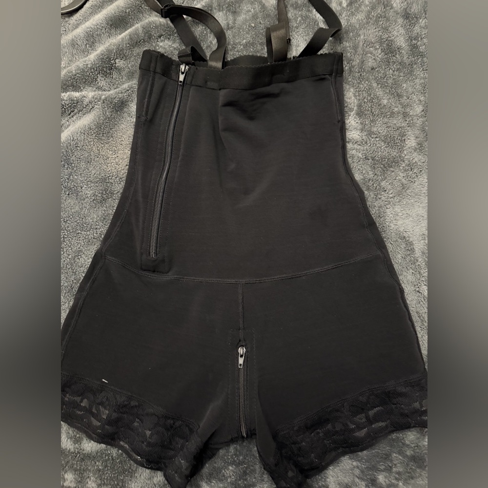 Black High-Waisted Shapewear Shorts (faja)
